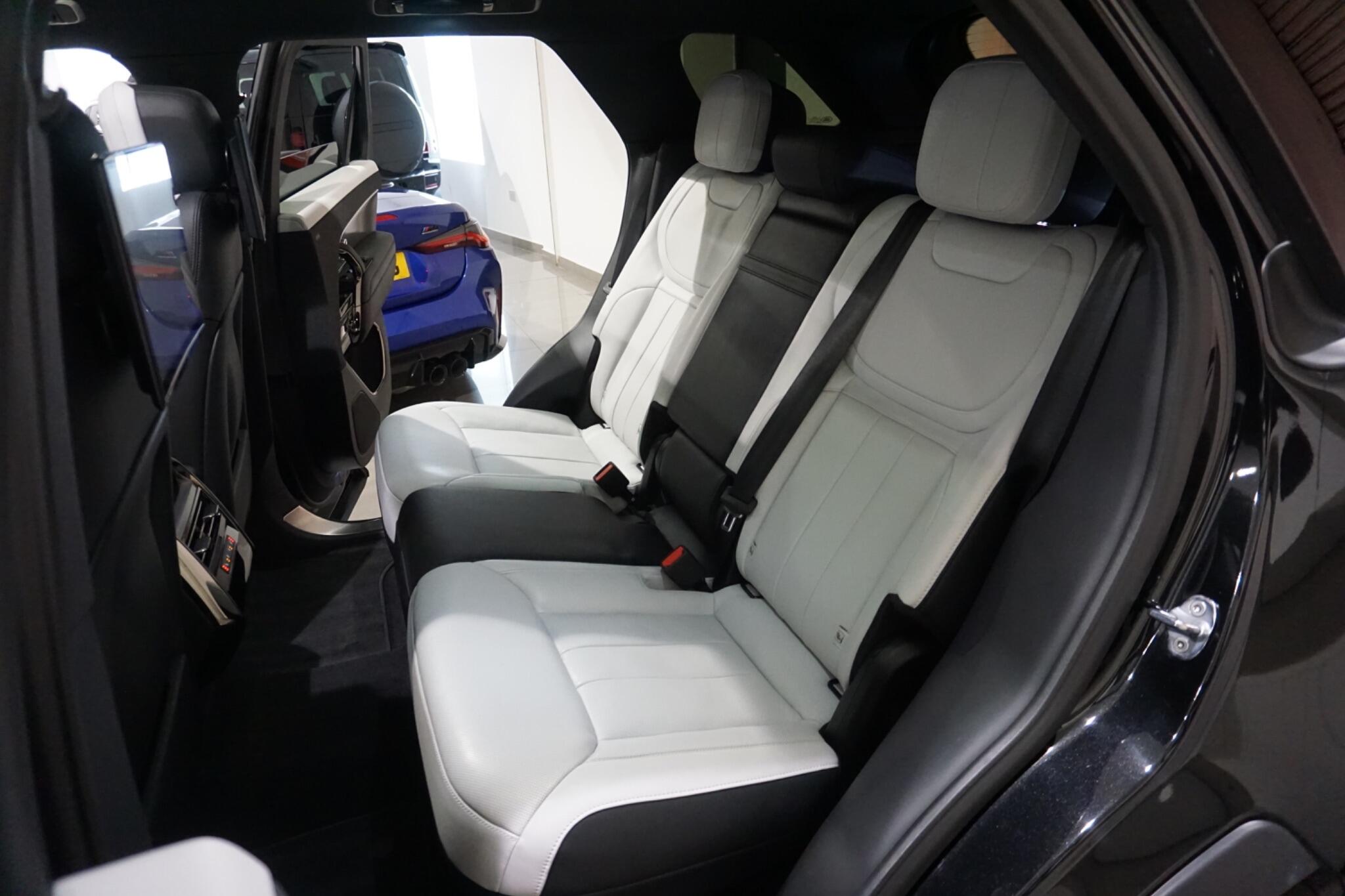 Land Rover Range Rover Sport 3.0 D300 MHEV Dynamic SE Auto 4WD Euro 6 (s/s) 5dr
